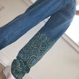 New Pretty Little Thing Baggy Smiley Jeans